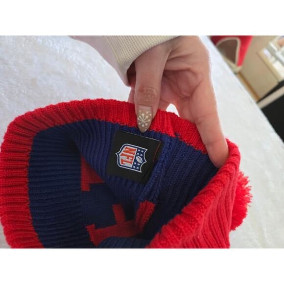 New NFL LOGO "TEAM APPAREL"  Navy/ Red Knit Winter Pom Hat & Glove Set - Picture 3 of 4